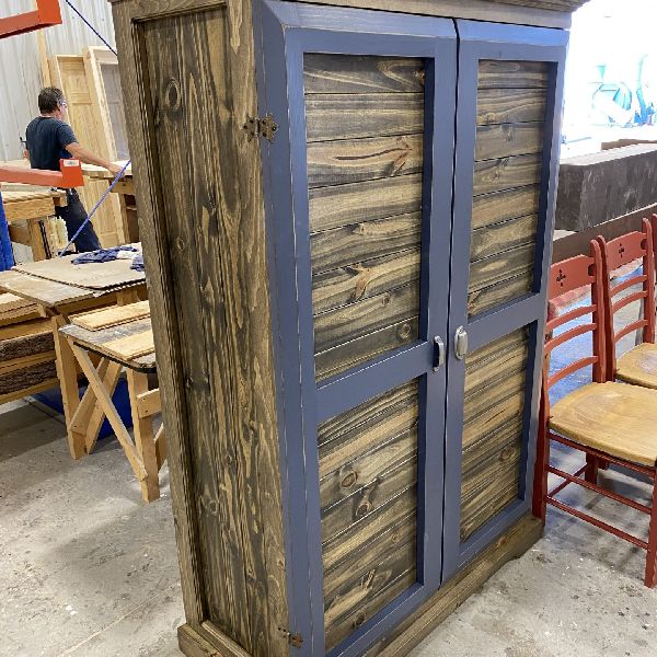 table industriel pin pine rustic rustique lumber wood custom made rough barn wood armoire colonial porte panneau shaker door panel home made custom made fabrication sur mesure