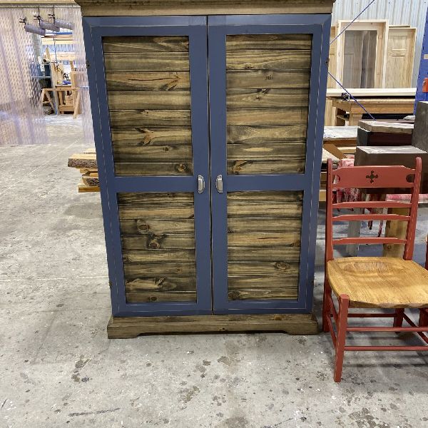 table industriel pin pine rustic rustique lumber wood custom made rough barn wood armoire colonial porte panneau shaker door panel home made custom made fabrication sur mesure