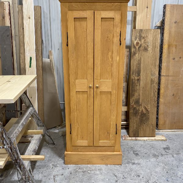 table industriel pin pine rustic rustique lumber wood custom made rough barn wood armoire colonial porte panneau shaker door panel home made custom made fabrication sur mesure