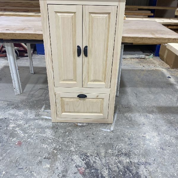 table industriel pin pine rustic rustique lumber wood custom made rough barn wood armoire colonial porte panneau shaker door panel home made custom made fabrication sur mesure