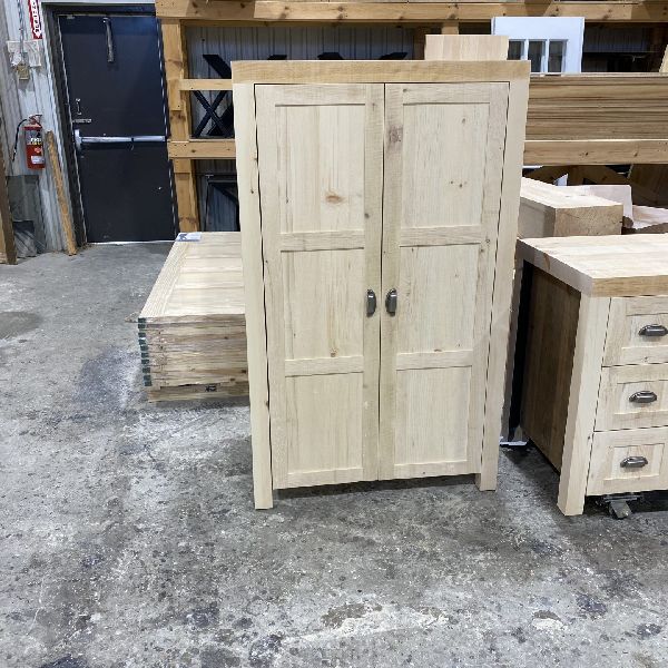 table industriel pin pine rustic rustique lumber wood custom made rough barn wood armoire colonial porte panneau shaker door panel home made custom made fabrication sur mesure