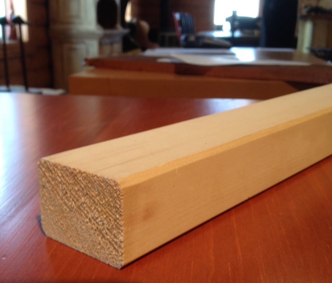 Main courante Contemporaine.Wood hand rail. stairs main courante marcher escalier pin blanc noueux. whit pince stairs case lumber main courante