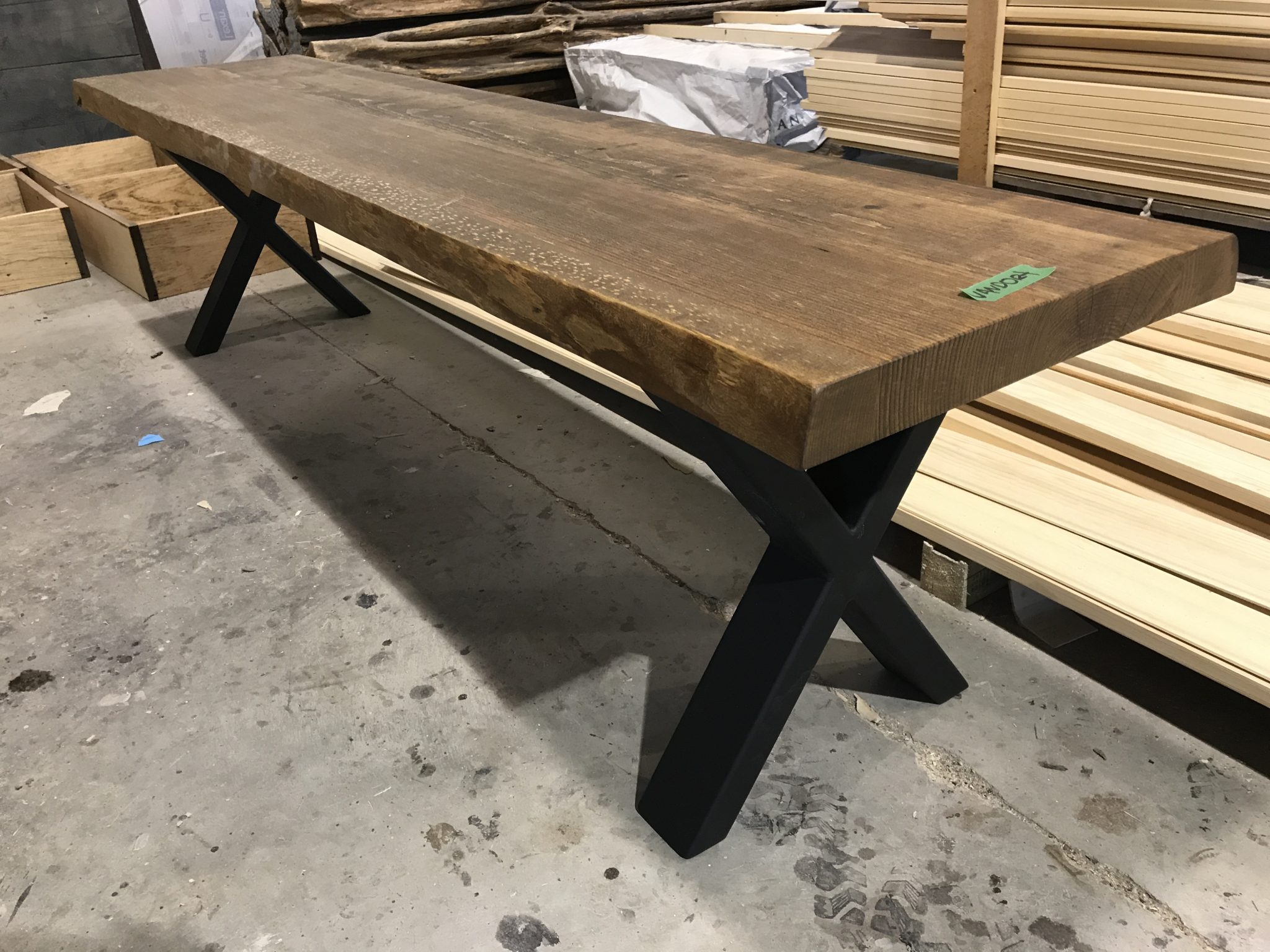 Banc live edge rustique moderne pin blanc industriel métal acier