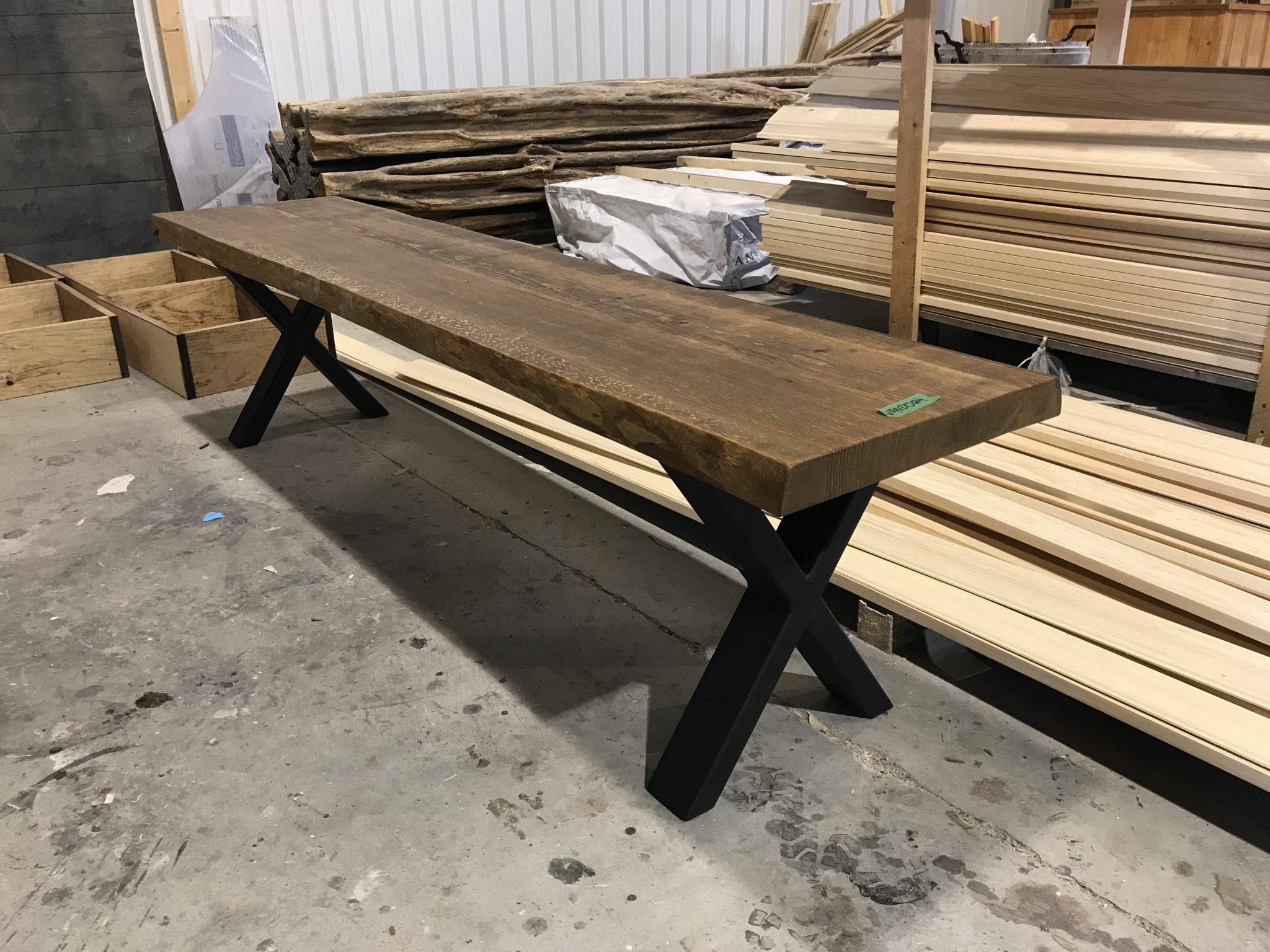 Banc live edge rustique moderne pin blanc industriel métal acier
