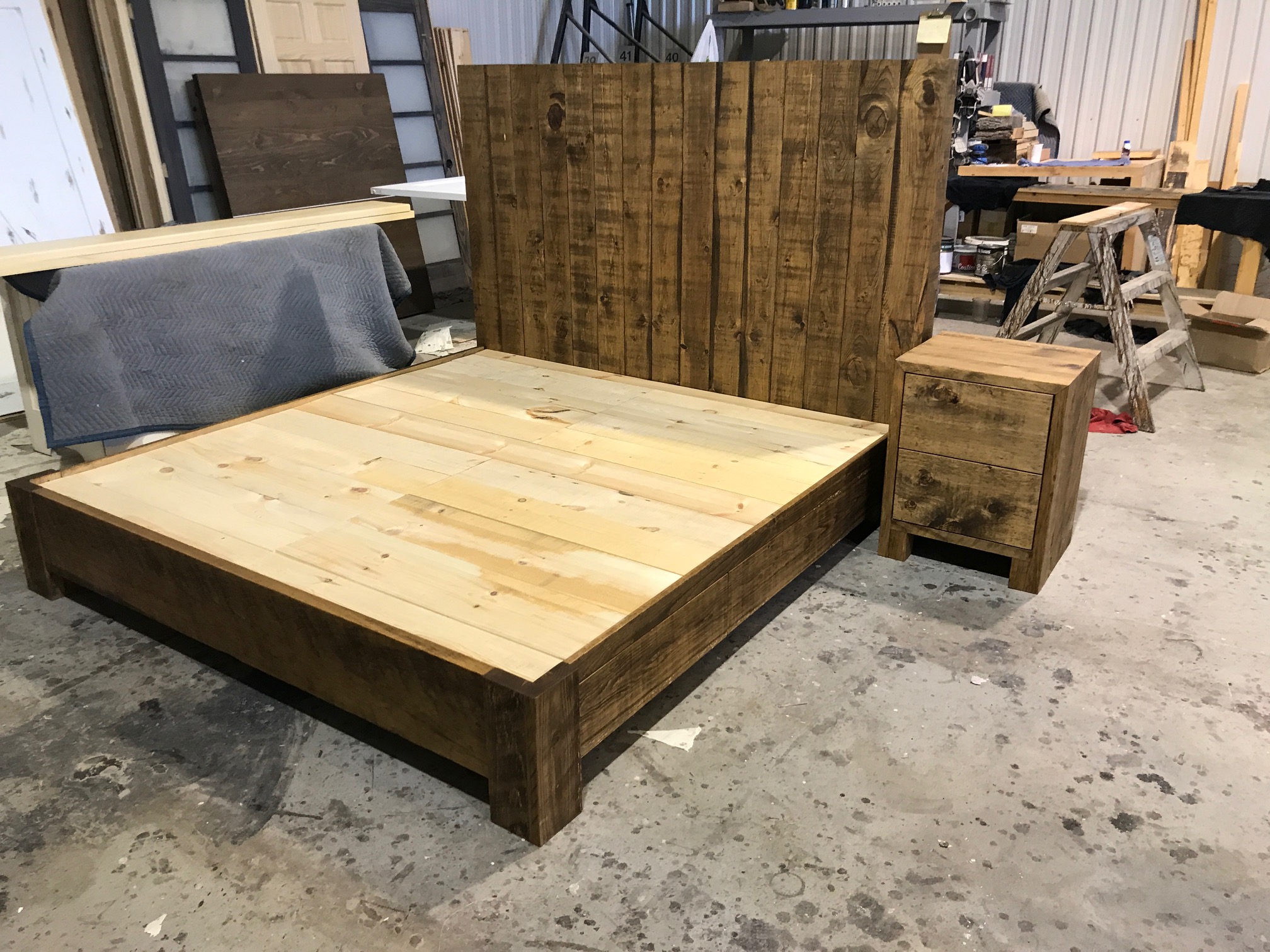 lit pin rustique custom sur mesure tiroirs rough antique moderne nouveau quebec fait a la main