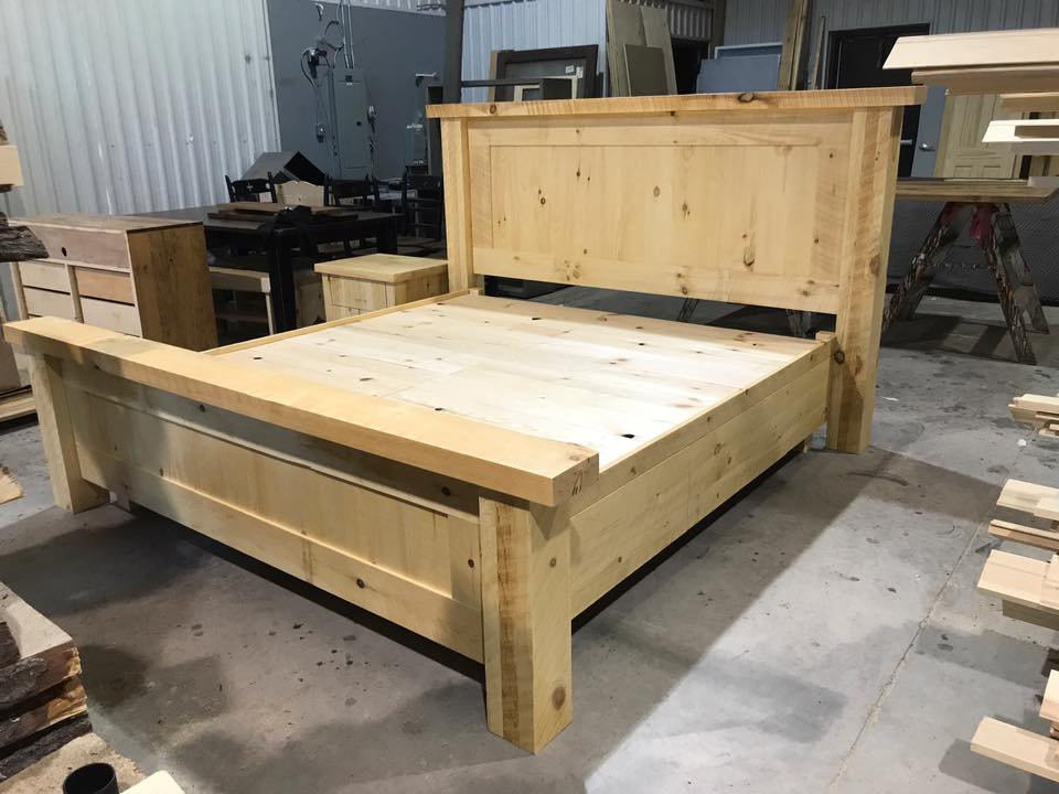 Bed pine rustique personnalisé coutume drap rond antique moderne nouveau québec fait à la main