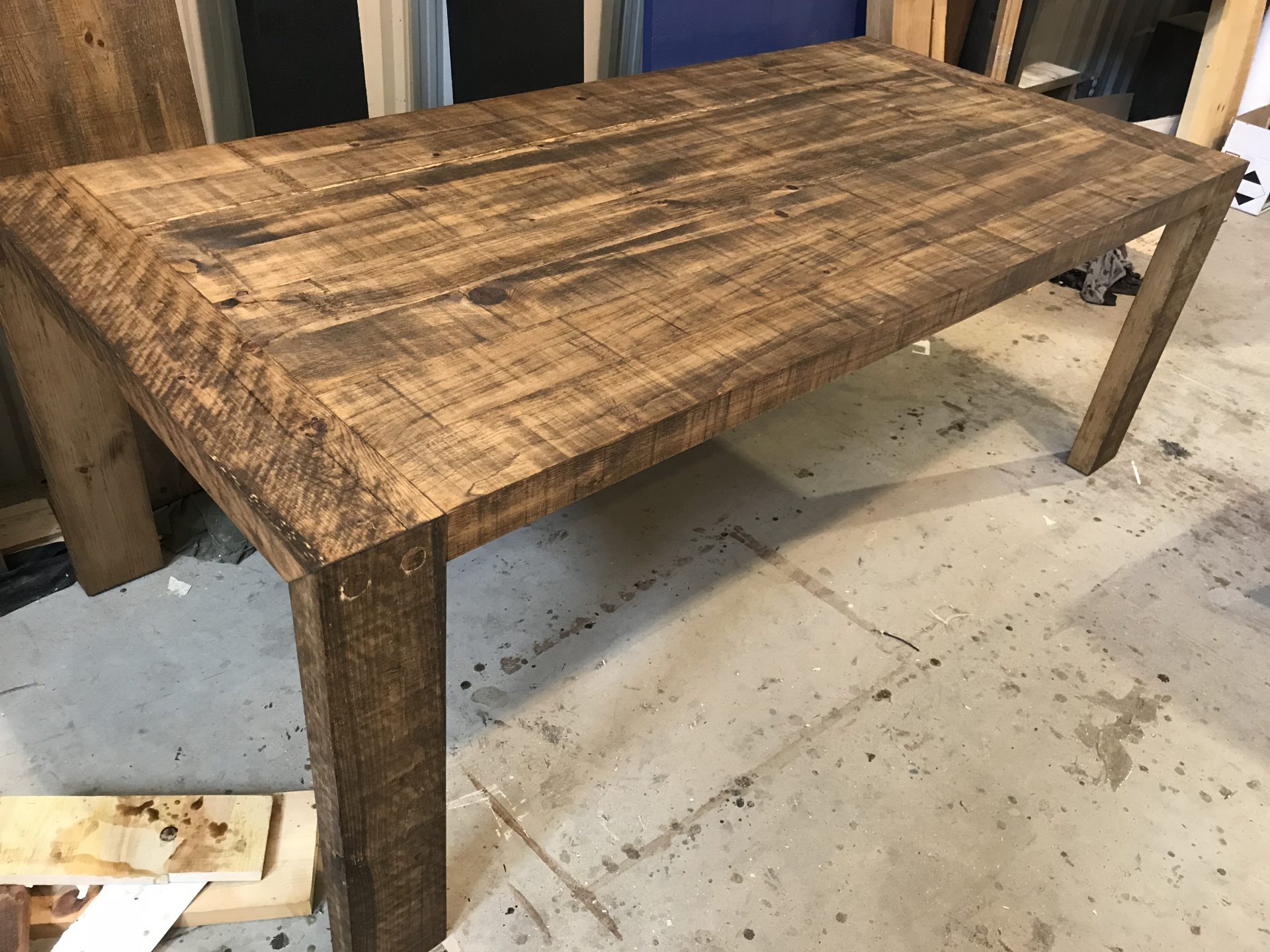 table industriel pin pine rustic rustique lumber wood custom made rough barn wood