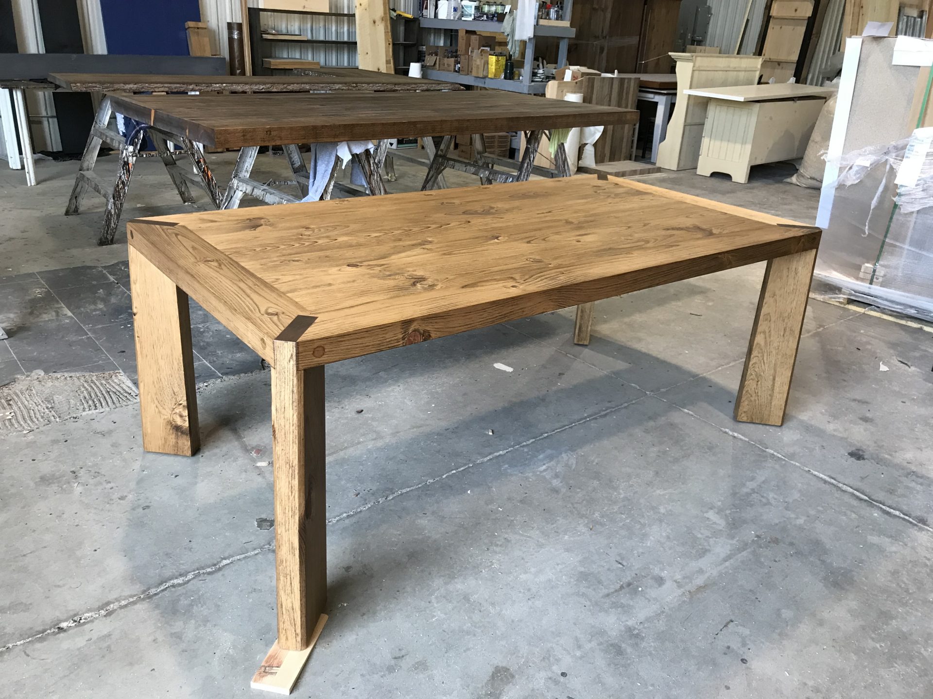 table industriel pin pine rustic rustique lumber wood custom made rough barn wood