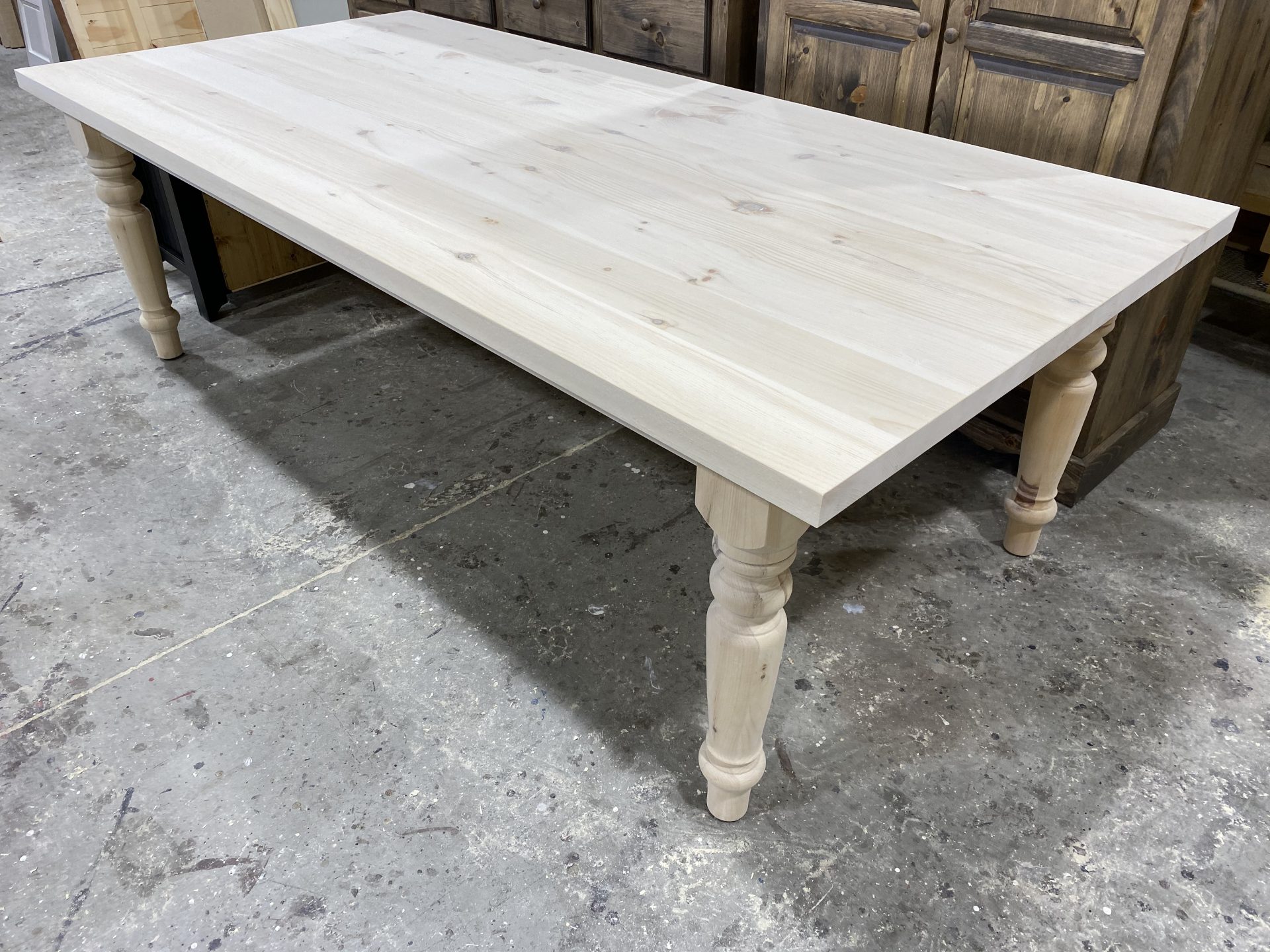 table industriel pin pine rustic rustique lumber wood custom made rough barn wood