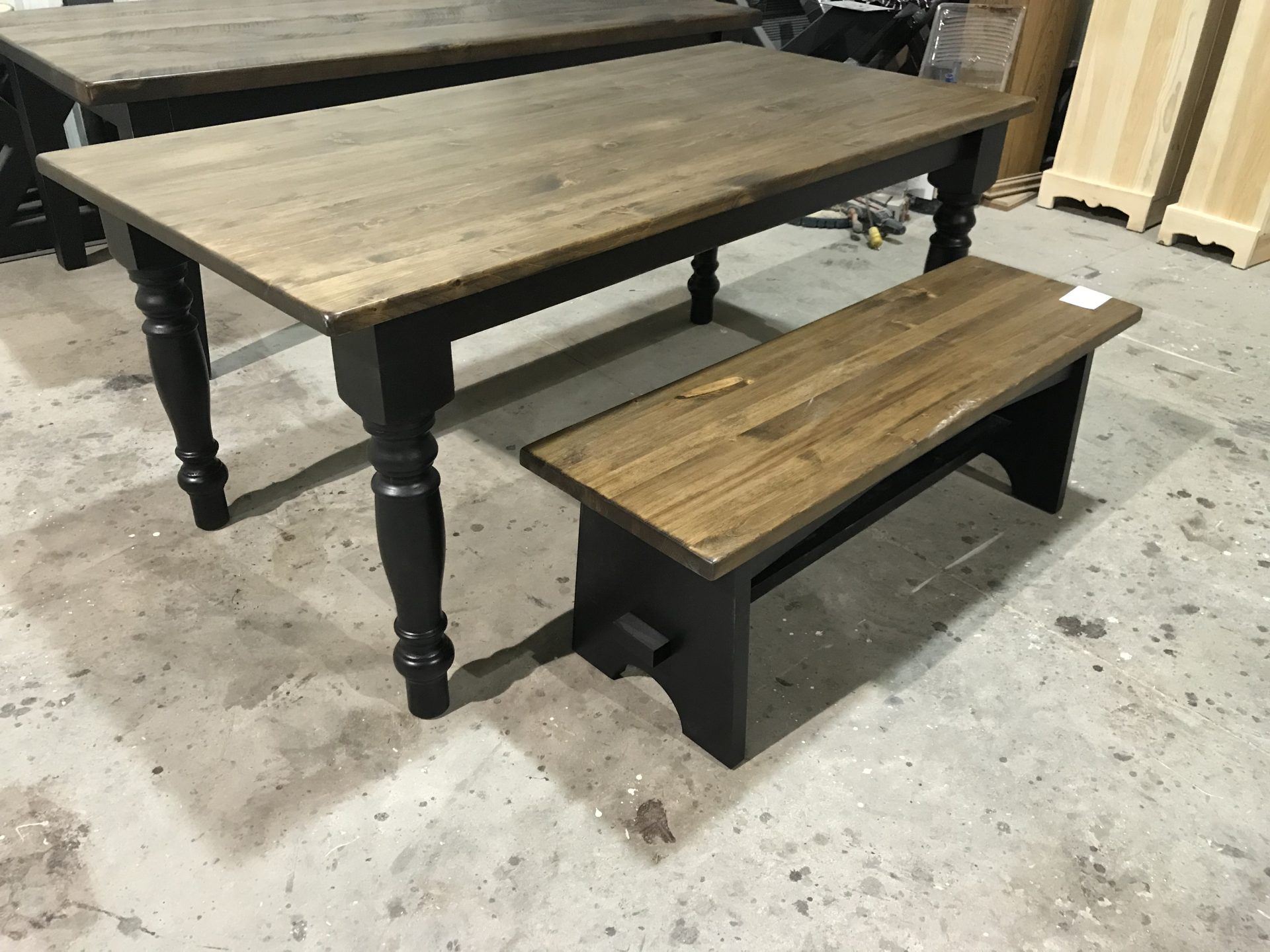 table industriel pin pine rustic rustique lumber wood custom made rough barn wood